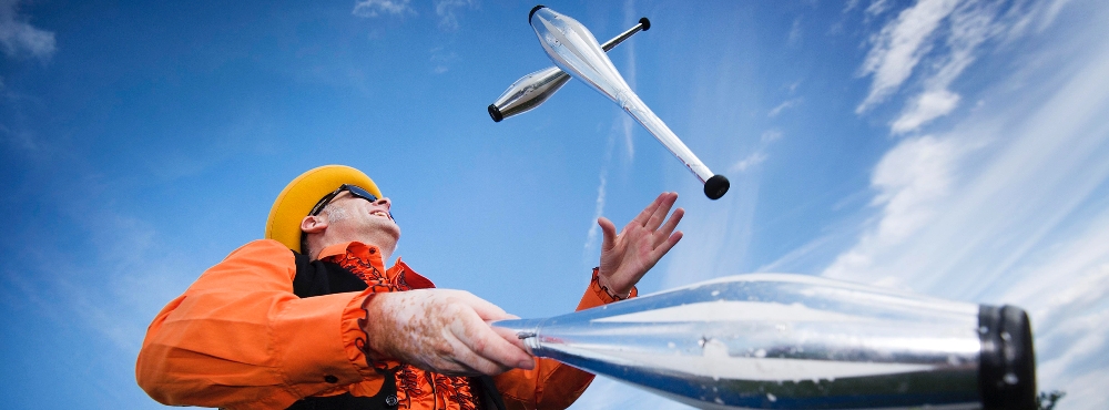 juggler available for circus skills events at corporate events