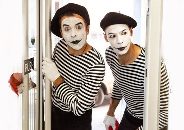 mime act at corporate event